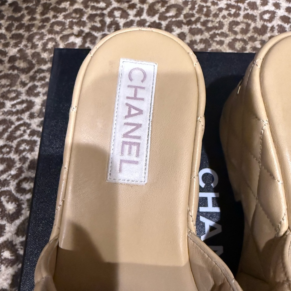 Chanel Tan Quilted Women's Sandals size 9 - Picture 3 of 10